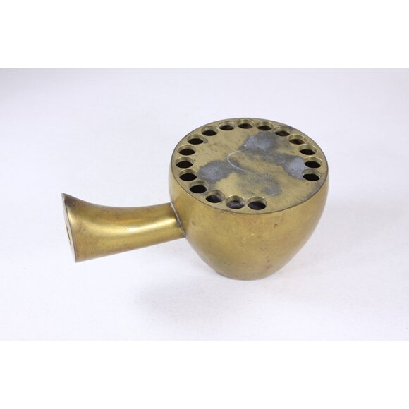 Vintage brass flower frog, decorative metal mystery item, antique telephone horn - Picture 3 of 10